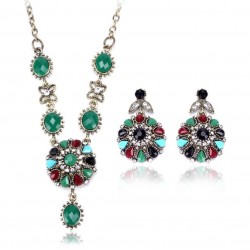 Juego de 3 piezas collar y aretes de acero inoxidable con cristales de imitacion PUL00018