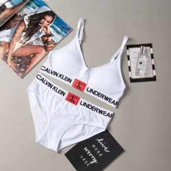 Brasier y calzon, conjunto de ropa interior para mujer. Marca Calvin Klein BOX00017C